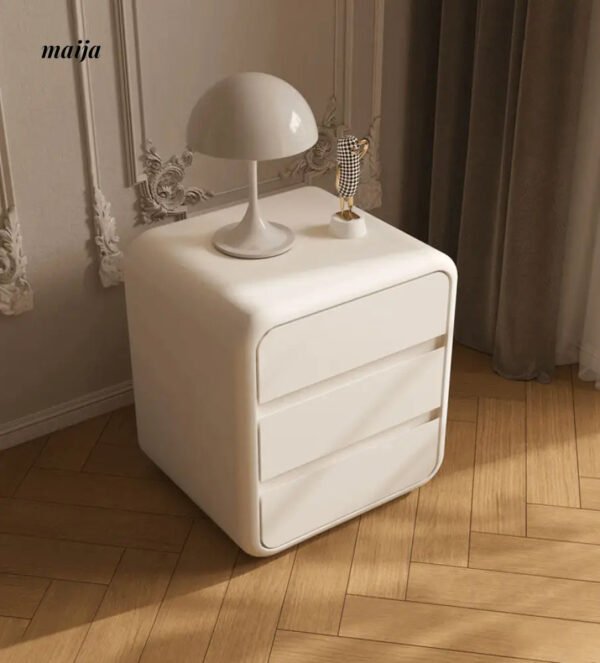 Windsor Bedside Table