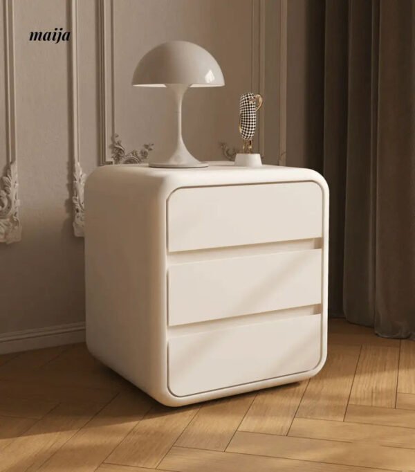 Windsor Bedside Table - Image 5